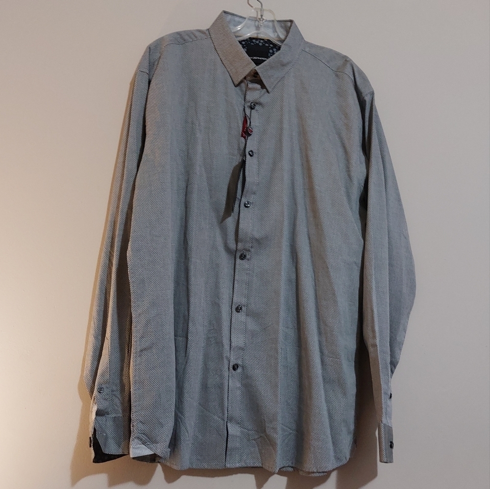 Men  dress shirt nwt size XXL